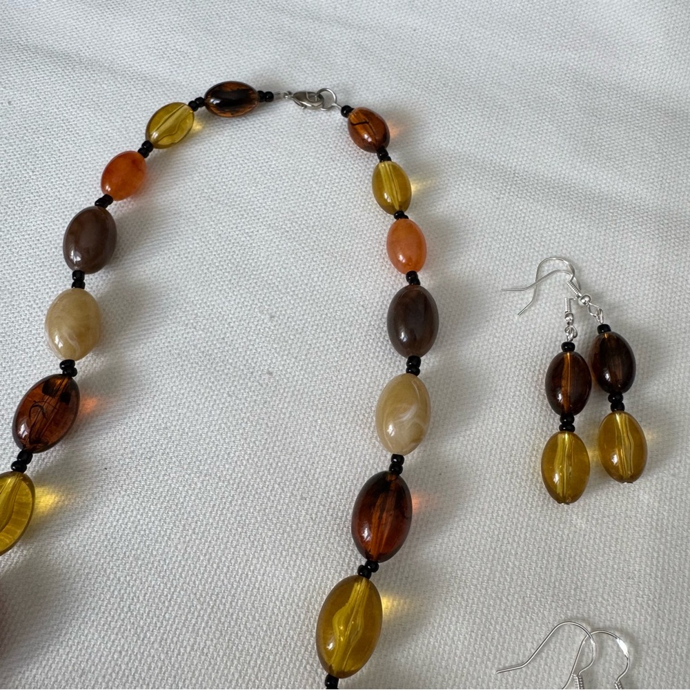 necklace and earrings - Picture 3 of 4